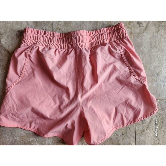 R4  Avia athletic shorts - Picture 3 of 8